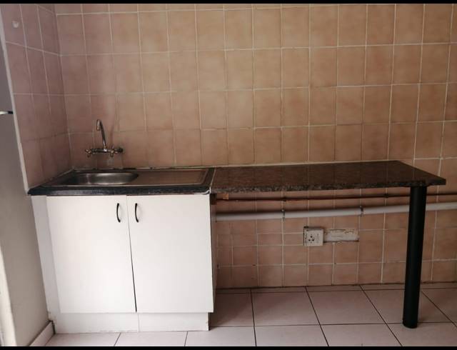 1 BEDROOM FLAT RENTED IN LENNOXTON